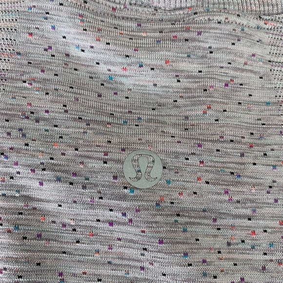 Lululemon shirt - Picture 5 of 6